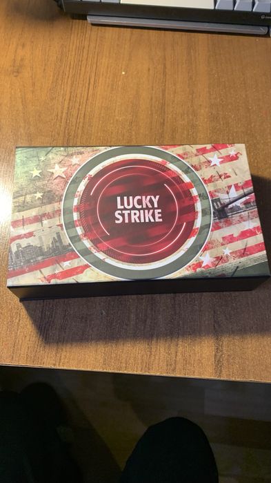 Подарунковий набір Lucky Strike із запальничкою Zippo