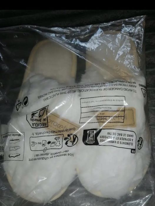 Тапки жіночі Теплі закриті білі хутряні 38 розмір 24,5 см устілка