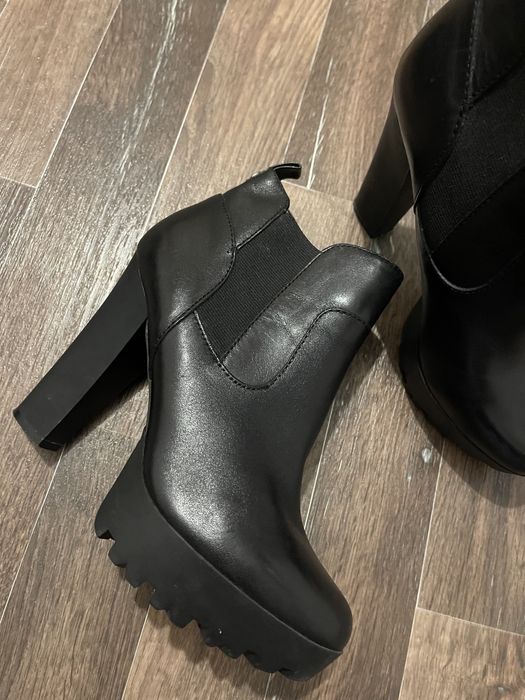 Женские ботинки.