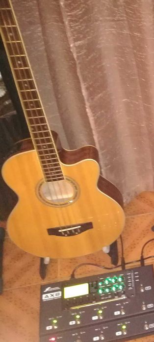 Baixo electro acústico Richwood