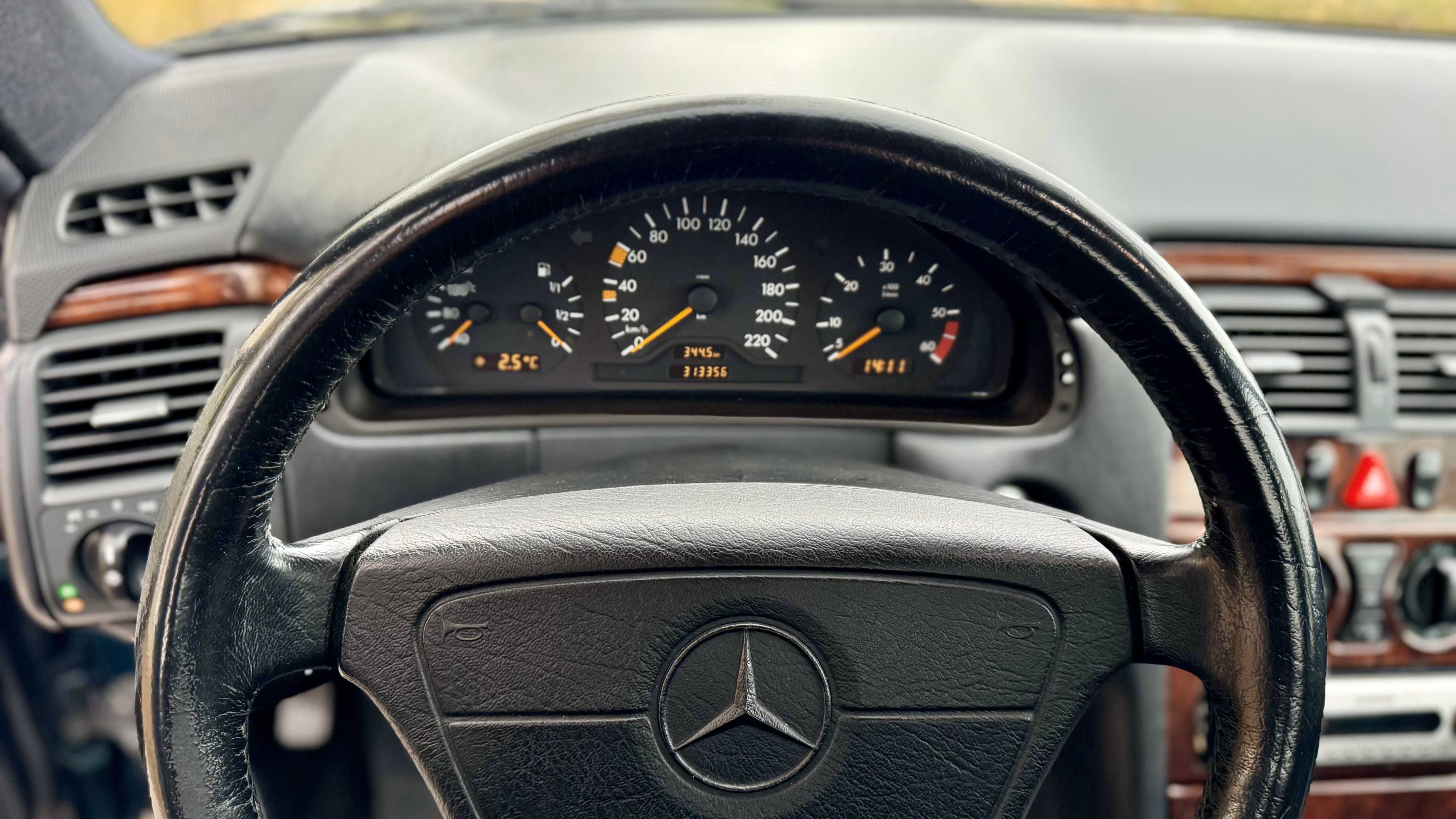 Mercedes-Benz W210 E220 Diesel 1998 Manual