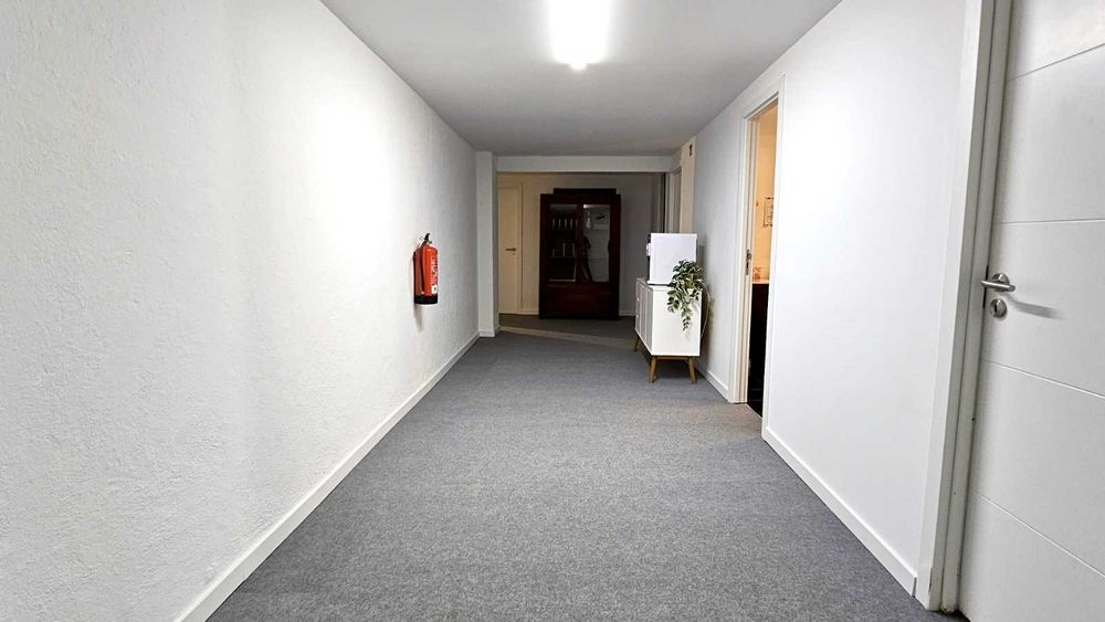 Arrendamento de escritório na Rua Cipriano Dourado, 20 -b