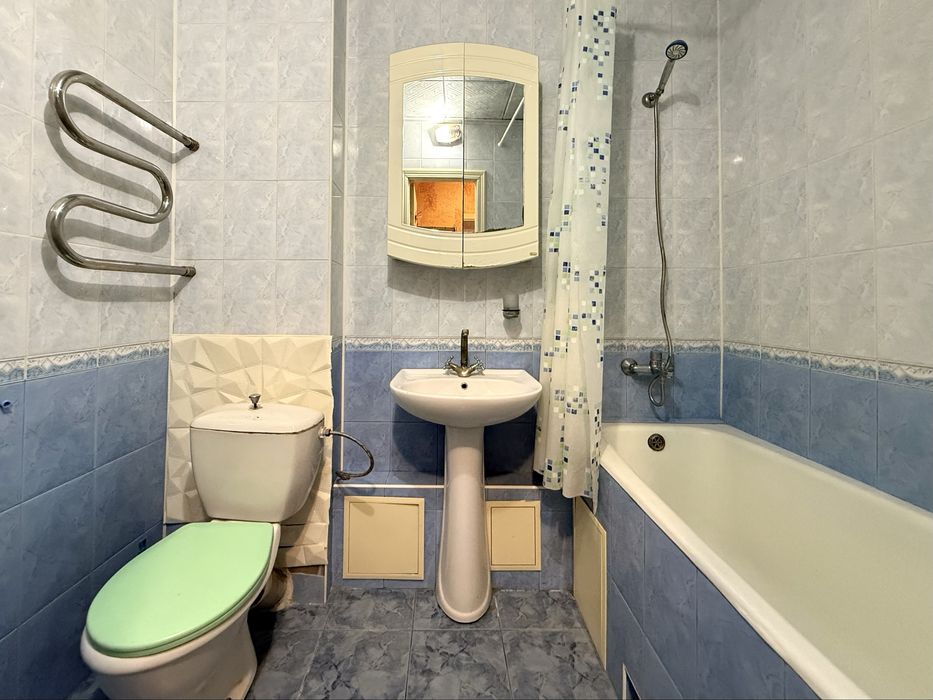 Продаж 1 кім квартири Лісний,Поповича Космонавта,18