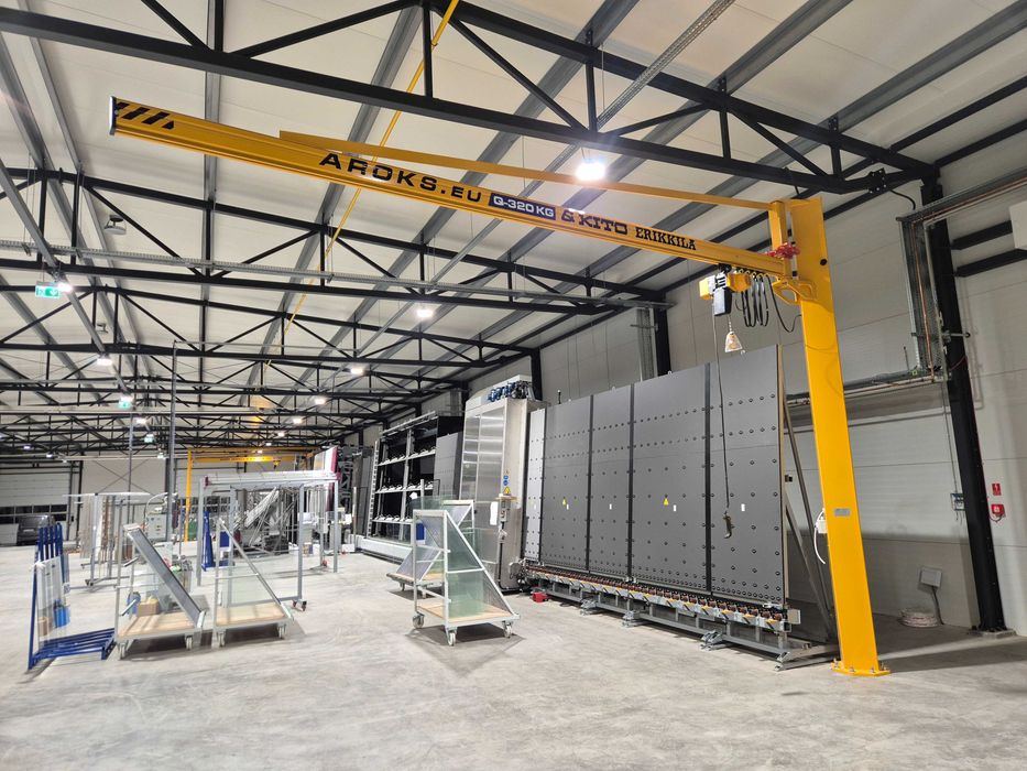 Żuraw słupowy obrotowy 250 kg, mocna konstrukcja, fiński producent