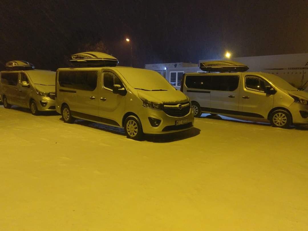 Wyjazd narciarski 2025 ferie zimowe  wynajem busa busów busy samochody
