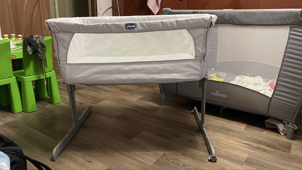 Приставне ліжечко Chicco next2me