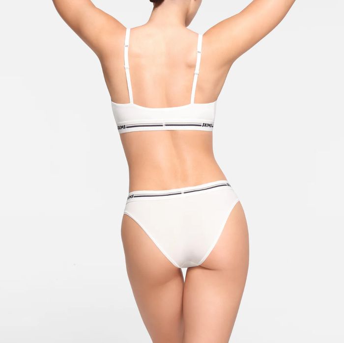 Набір білизни SKIMS