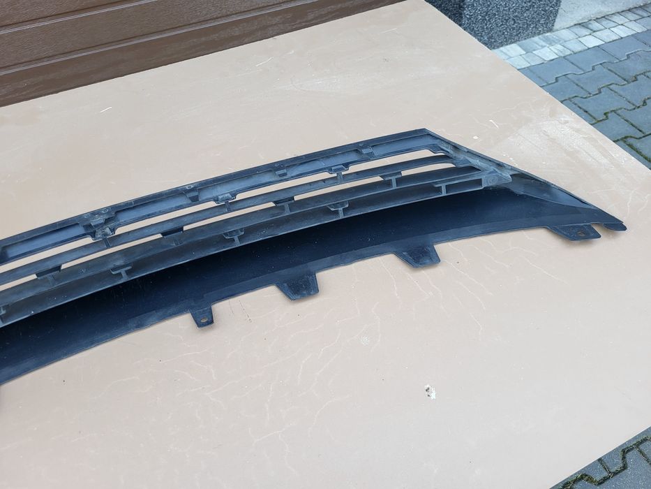 Dolna kratka zderzaka przedniego Opel Insignia B