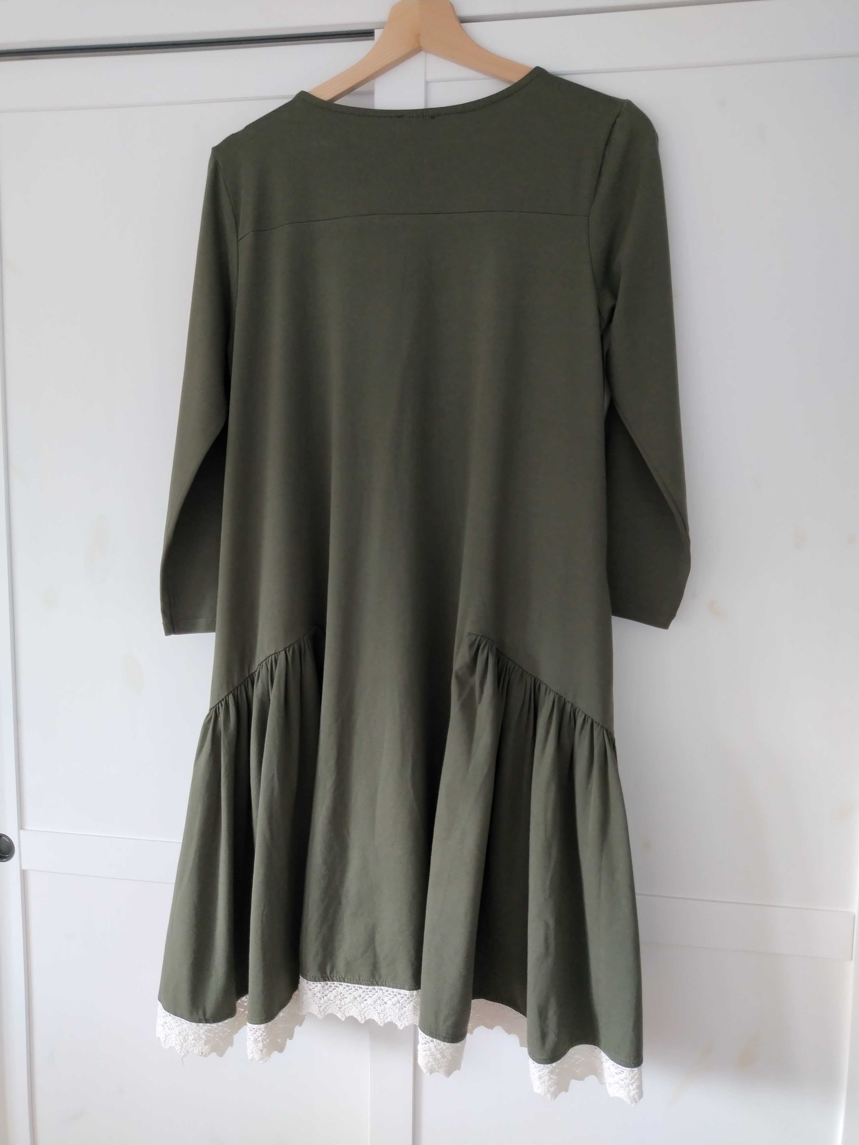 Bawełniana sukienka cottagecore The Still M/L khaki z koronką na lato