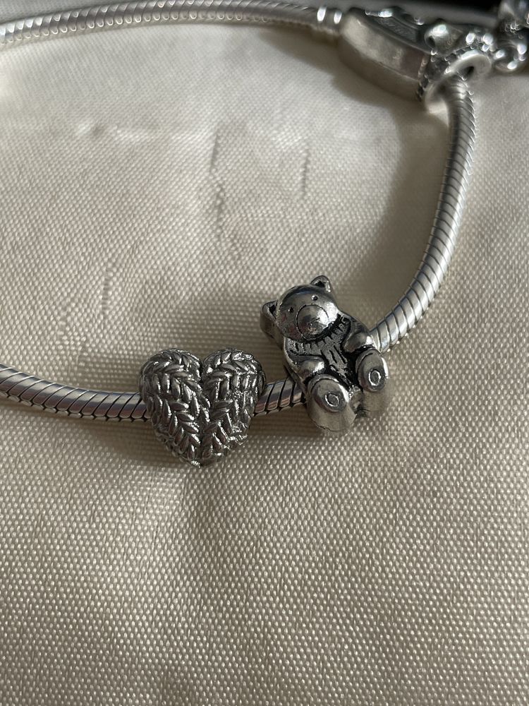 Pulseira da Pandora com 7 contas (vende-se separado também)