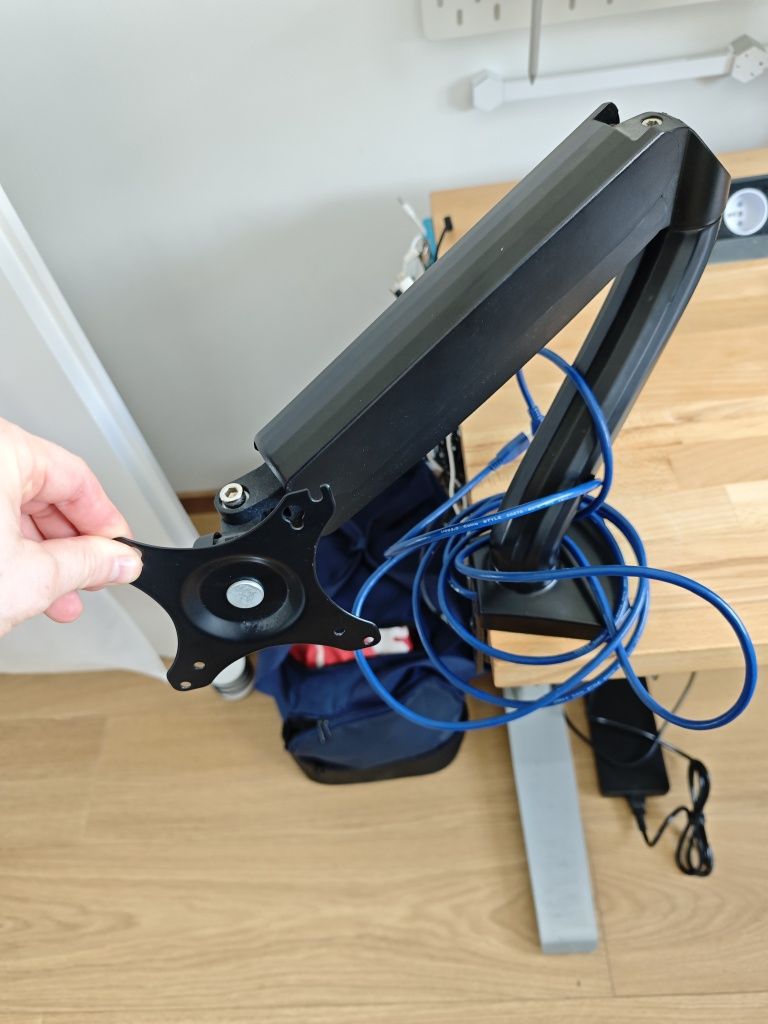 Uchwyt do monitora Silver Monkey UM-600