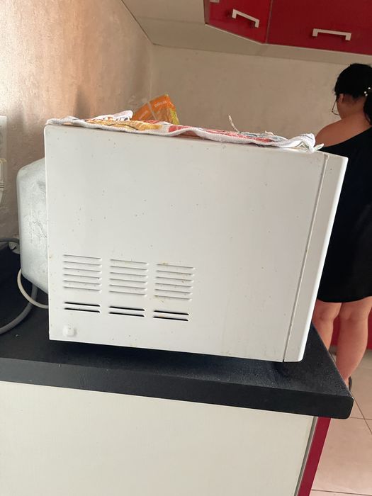 Мікрохвильова піч із конвекцією, 28 літрів