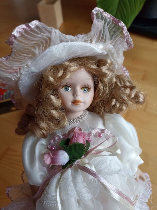 Lalka porcelanowa