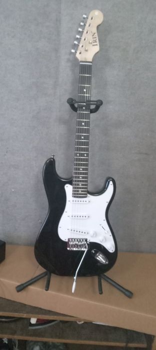 Електрогітара,в новому стані
