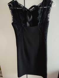 Czarna sukienka z koronkowym zdobieniem na plecach r. XS/S