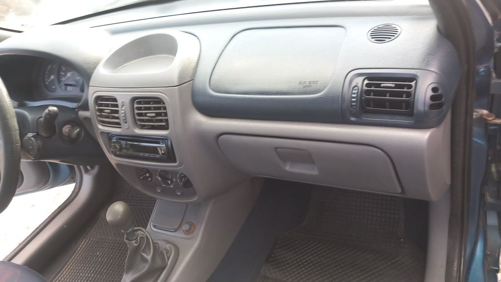 Clio Authentique 1.2 gasolina