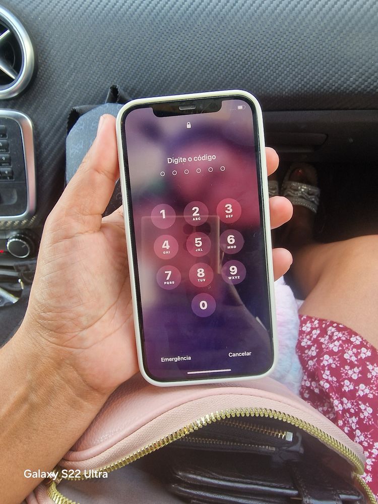 Vendo iphone 12 em bom estado