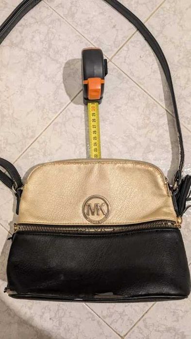 Mala de ombro / com alça / bolsa tiracolo / creme e preta simples