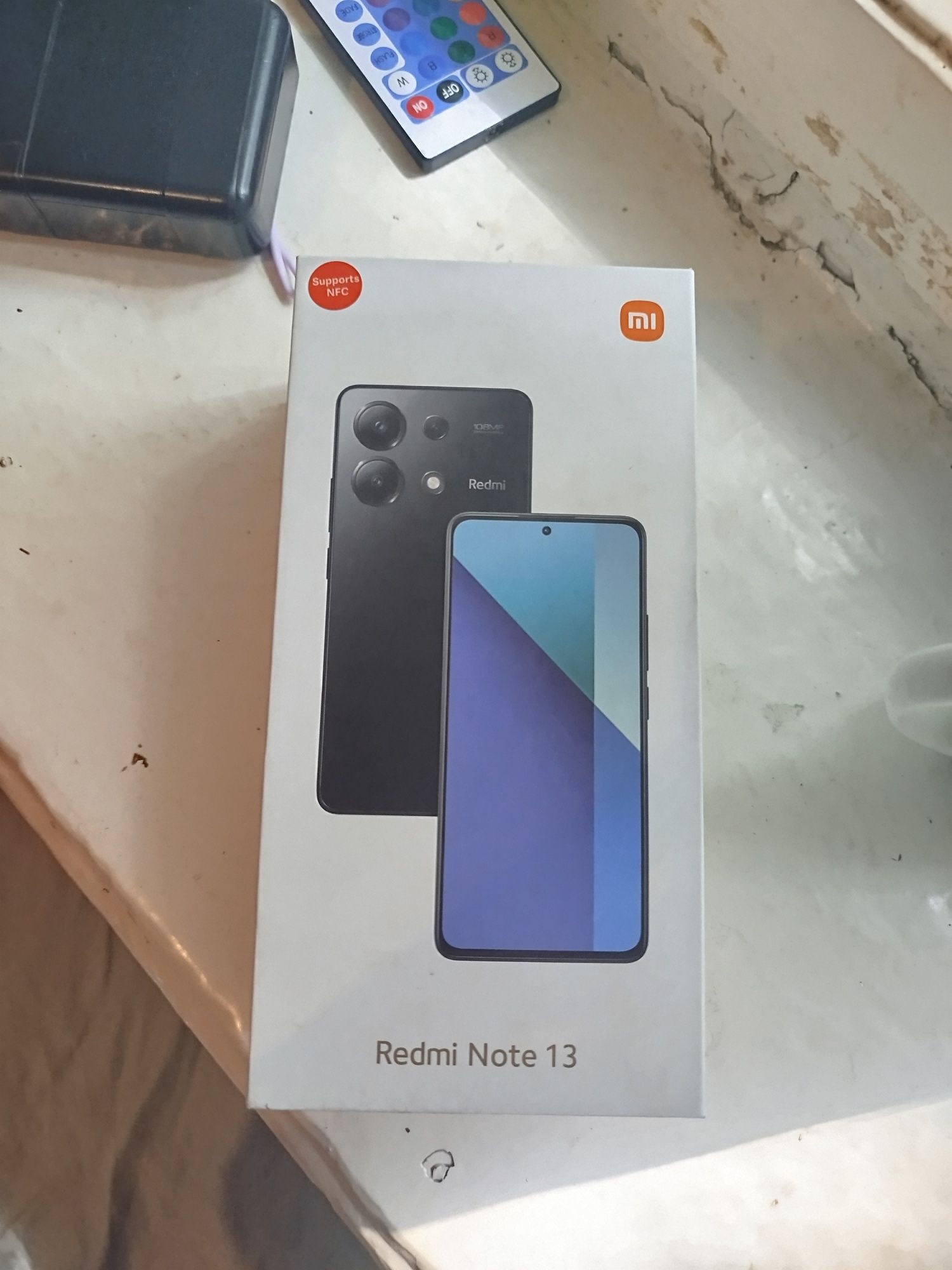 Redmi  Note  13.