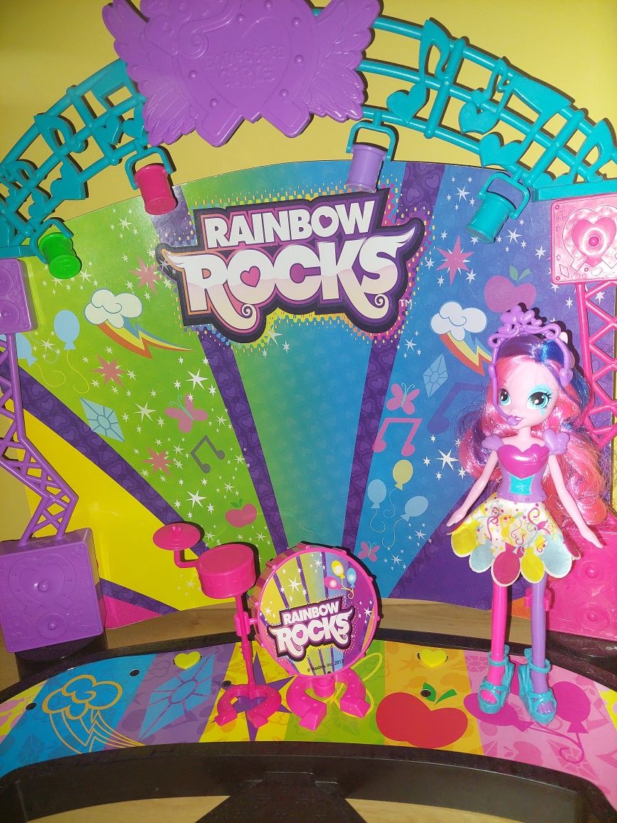 Equestria Girls Rainbow Rock- scena