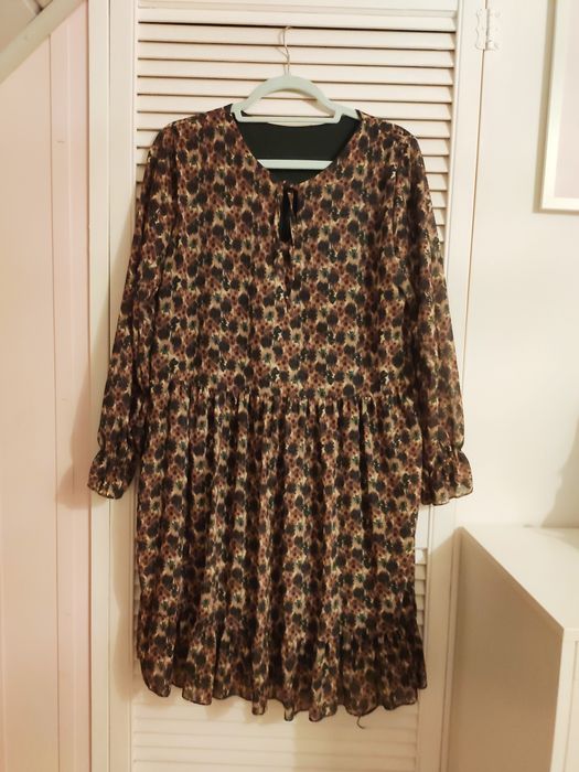 Zwiewna sukienka w kwiaty L