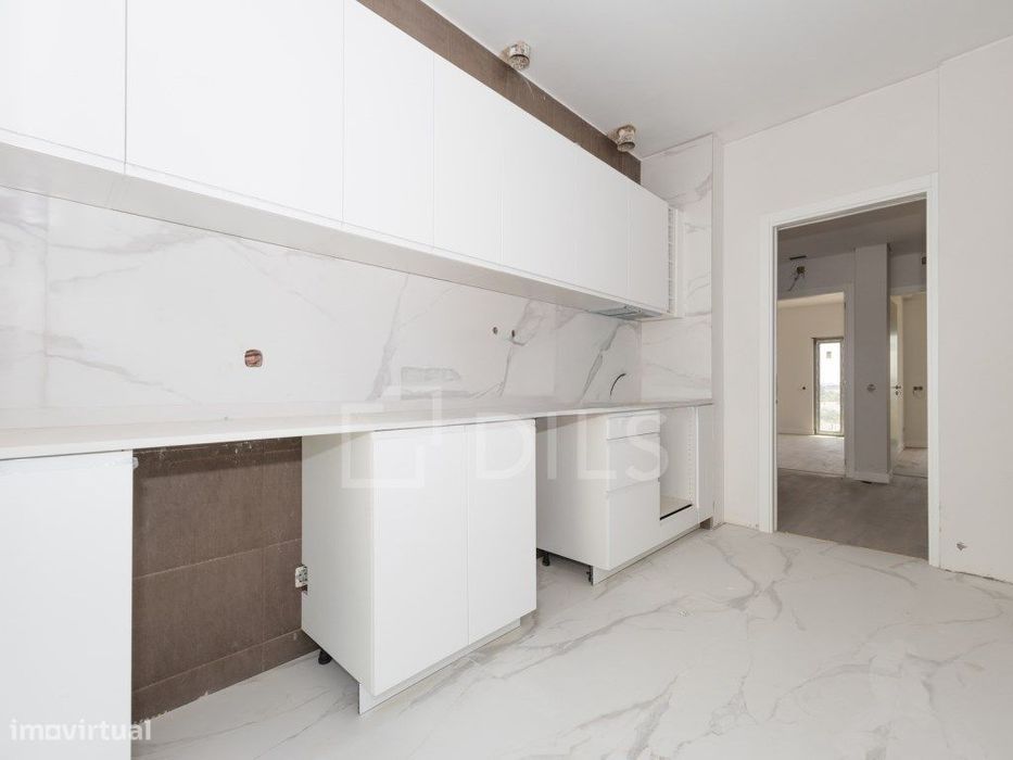 Apartamento T2 com 2 varandas e estacionamento em Tavira