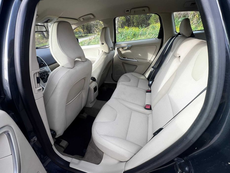 Volvo XC 60 D5 AWD 2.4 205KM