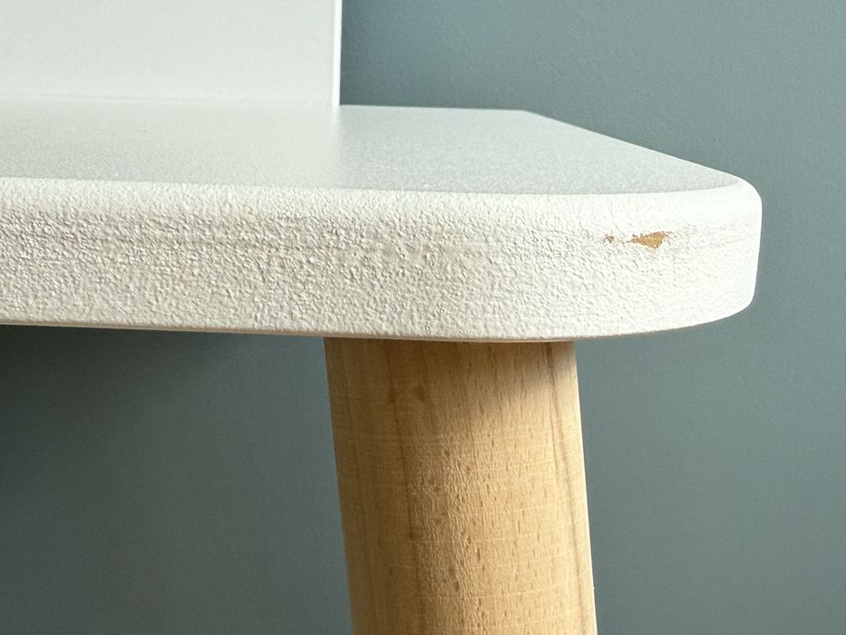 Toaletka z lustrem i krzesełkiem