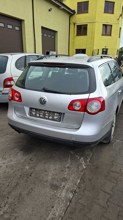 VW Passat b6 kombi LA7W drzwi maska klapa zderzak błotnik lampa części