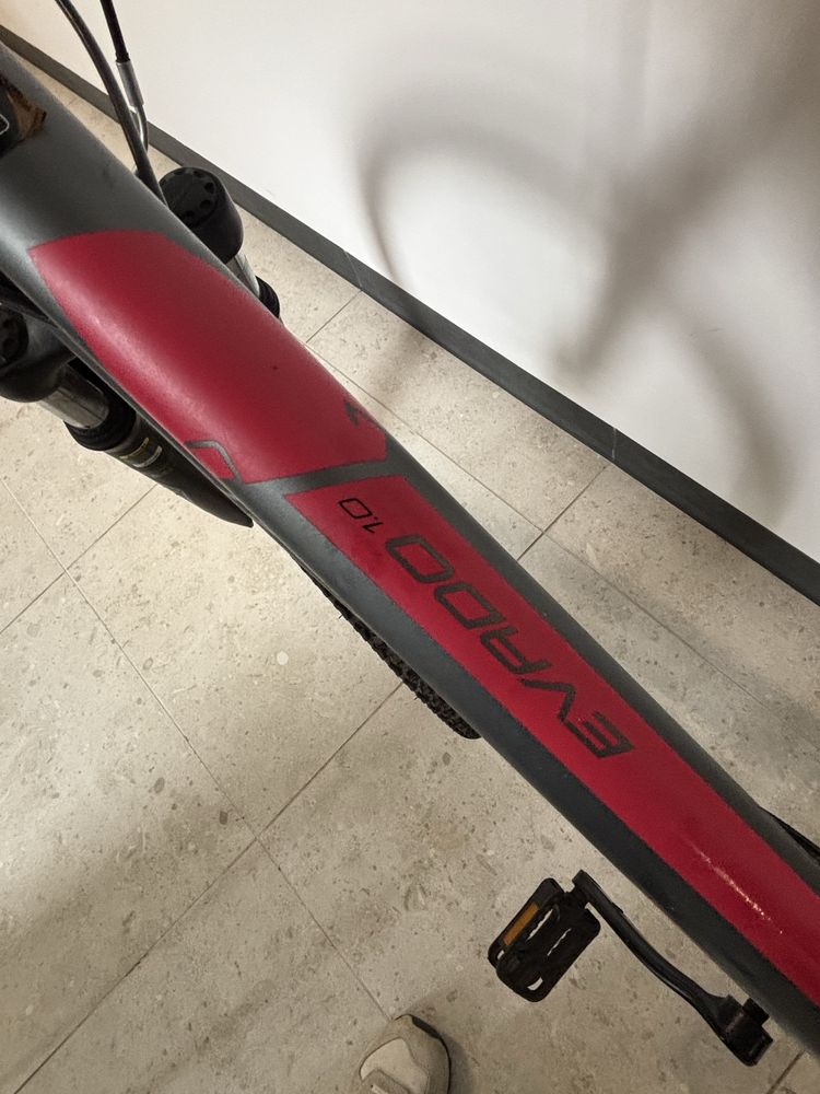 Rower KROSS Evado 1.0 – 28” – Rozmiar ramy 19 cali