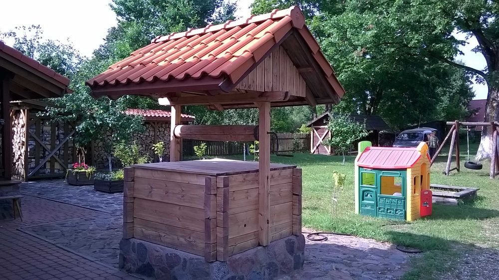 Sprzedam stół ogrodowy,taras,studnie ogrodowe