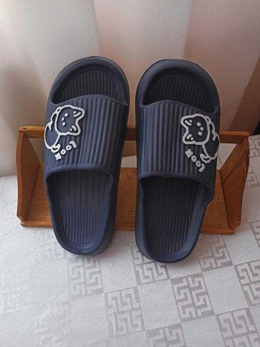 Шльопанці жіночі з піни на товстій підошві eva .