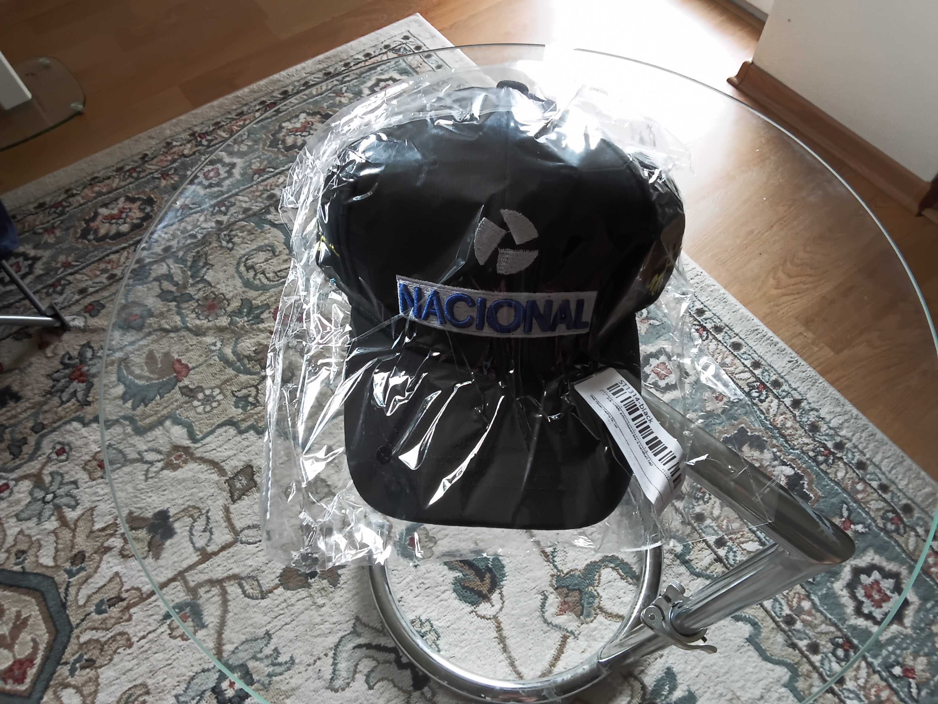 Czapka czarna z daszkiem ,bejsbolówka, regulowana.