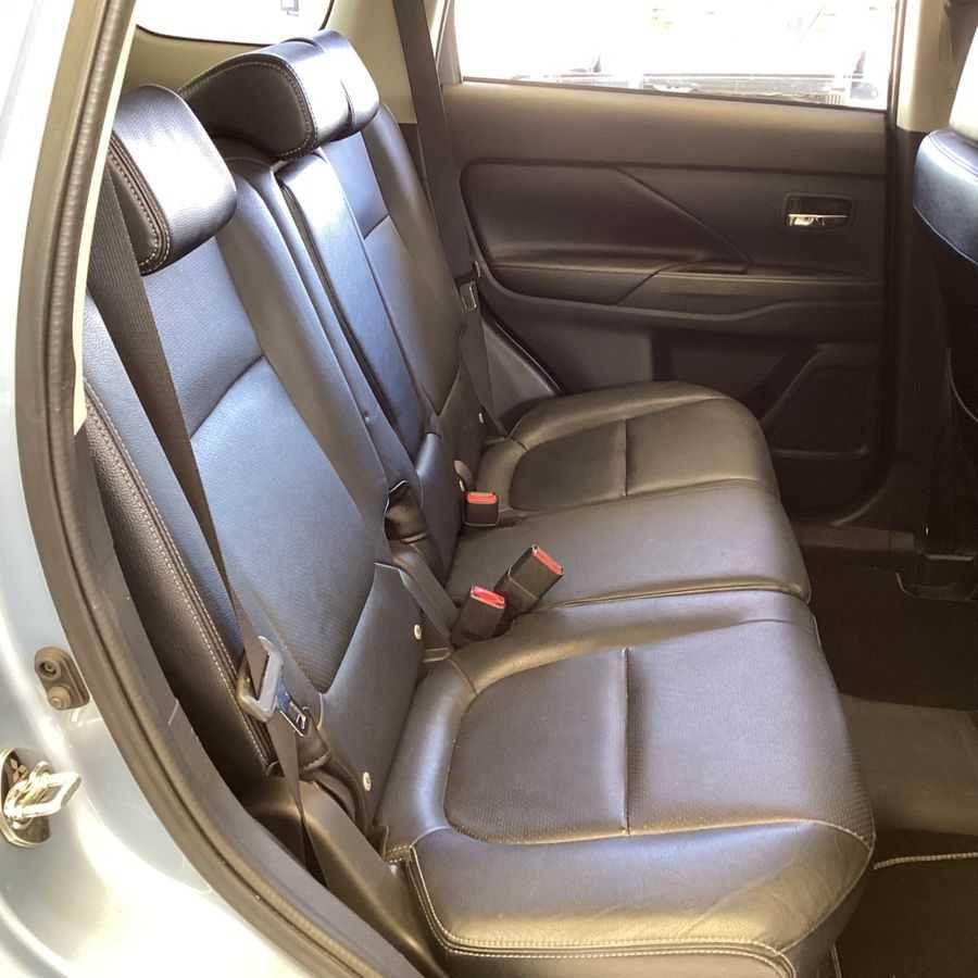 Mitsubishi Outlander PHEV Instyle 4WD 2014 — Híbrido Plug-in