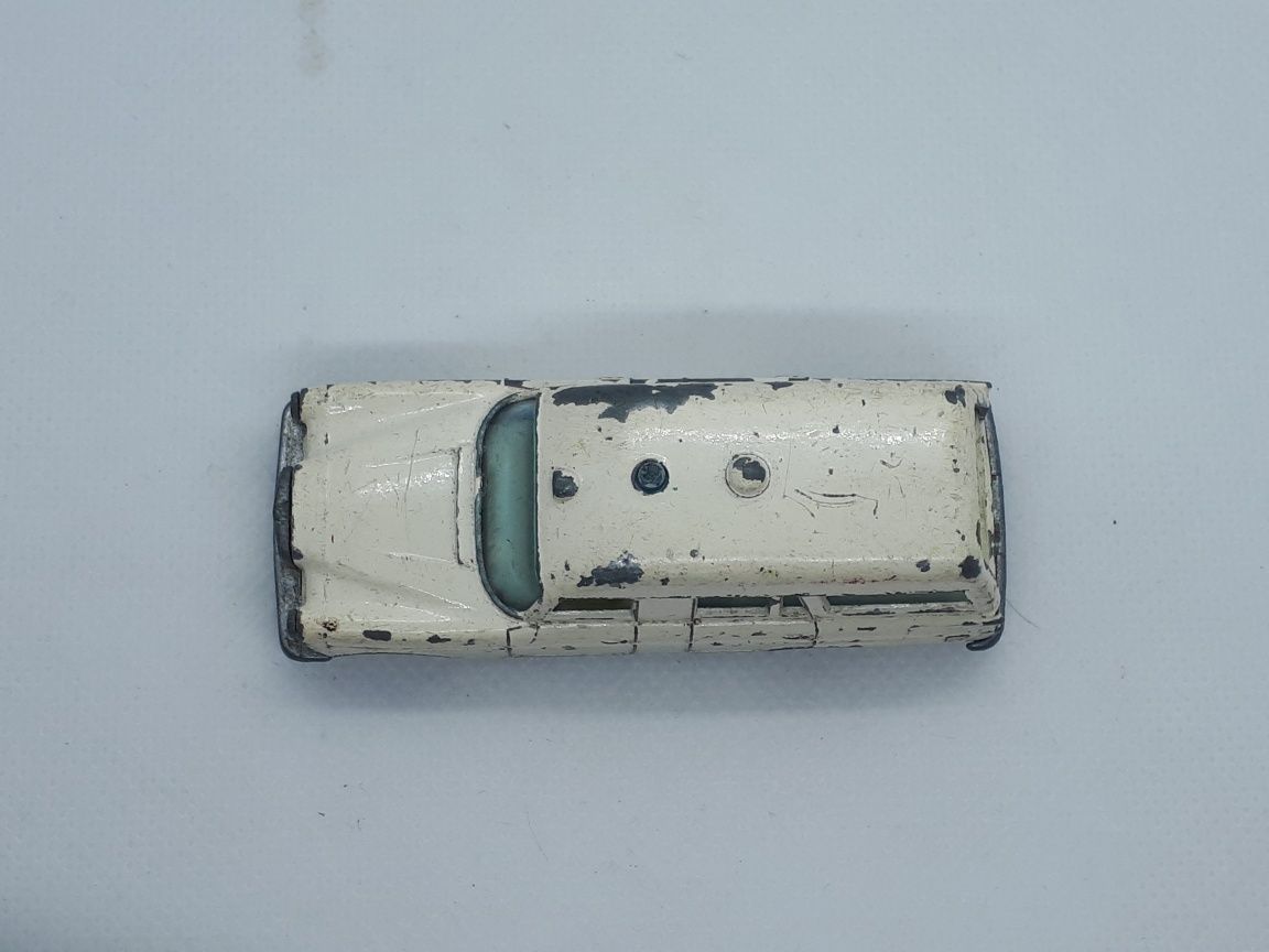 Mercedes Benz Ambulance no. 3 Lesney Matchbox