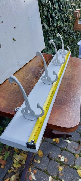 Wieszak ścienny rustykalny – szary