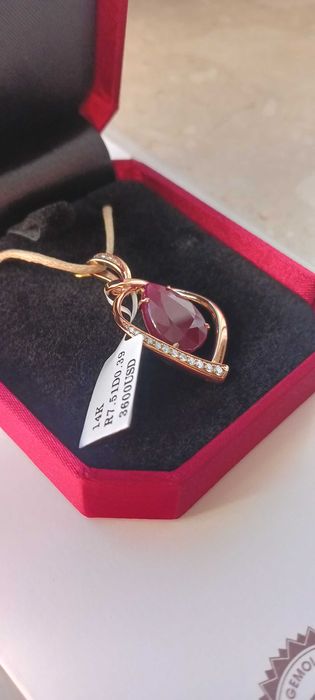 Zawieszka z naturalnym rubinem 7.57 ct bez obróbki cieplnej IGI 14K