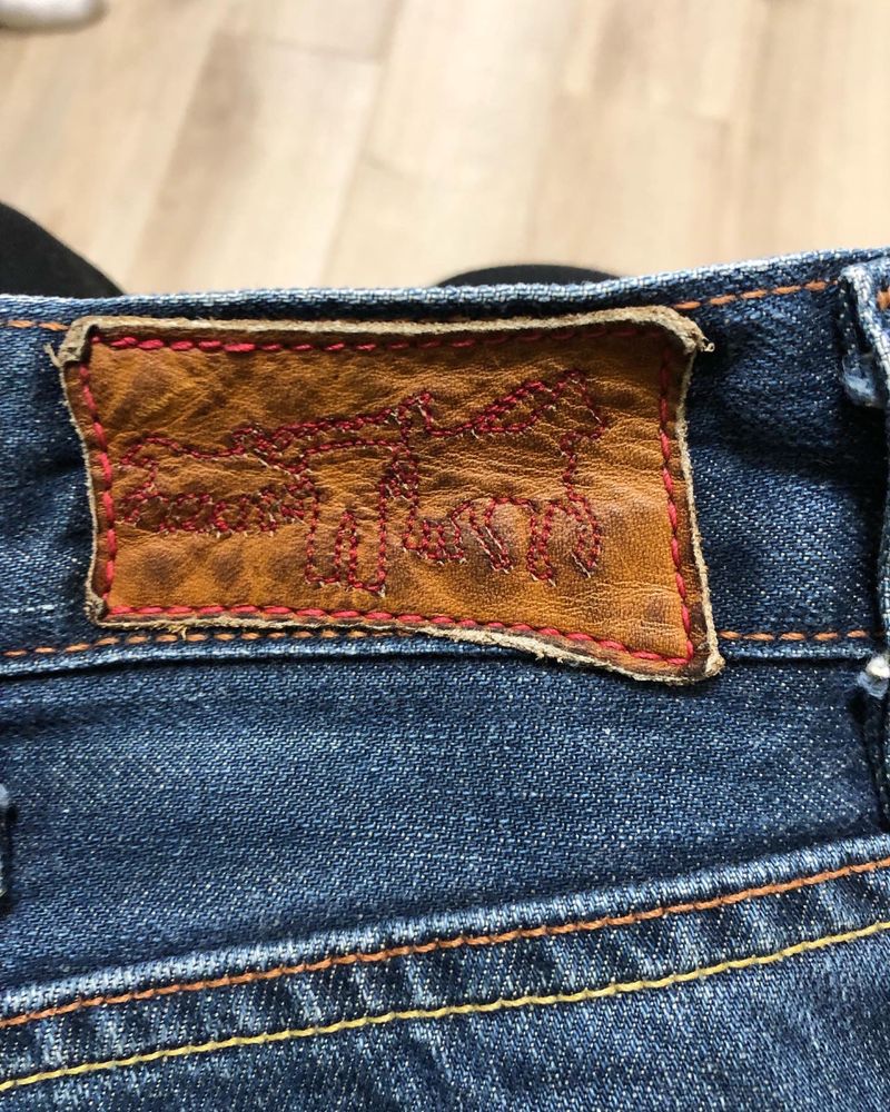 джинсы Levi’s red