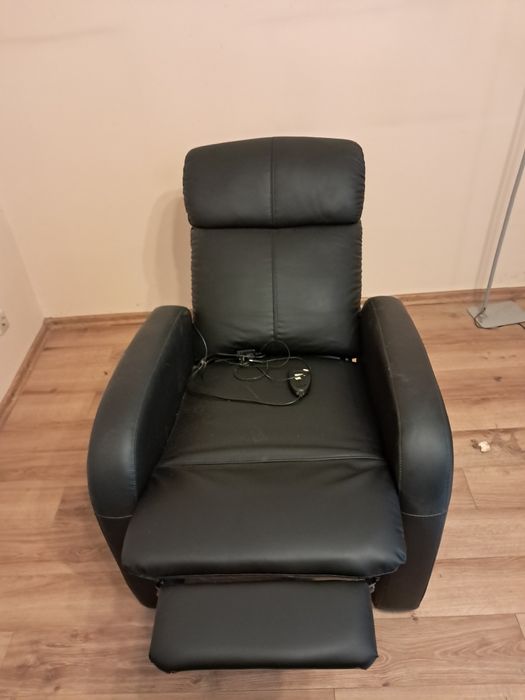 Fotel rozkladany do masażu,z masazem,jak nowy