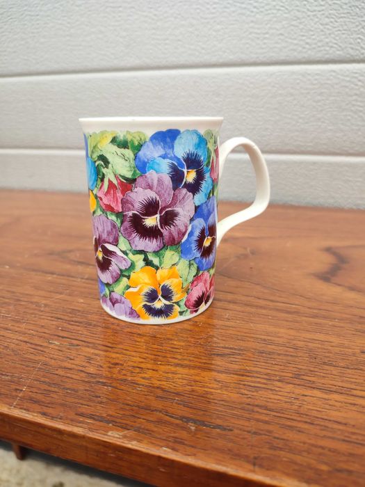 Porcelanowy Kubek Kolekcjonerski Roy Kirkham - Bratki - Design - P