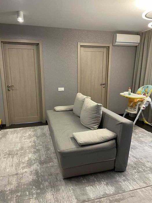 Сдается 3-х к. квартира студия с авторским ремонтом в р-не Металлургов