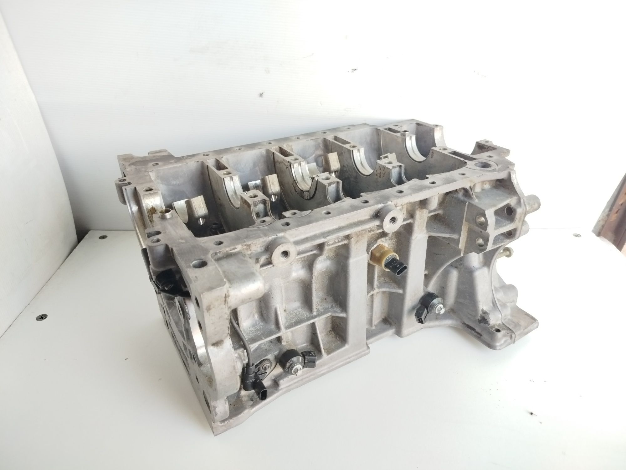 Blok silnika BMW 2.0 2.8i n20b20A