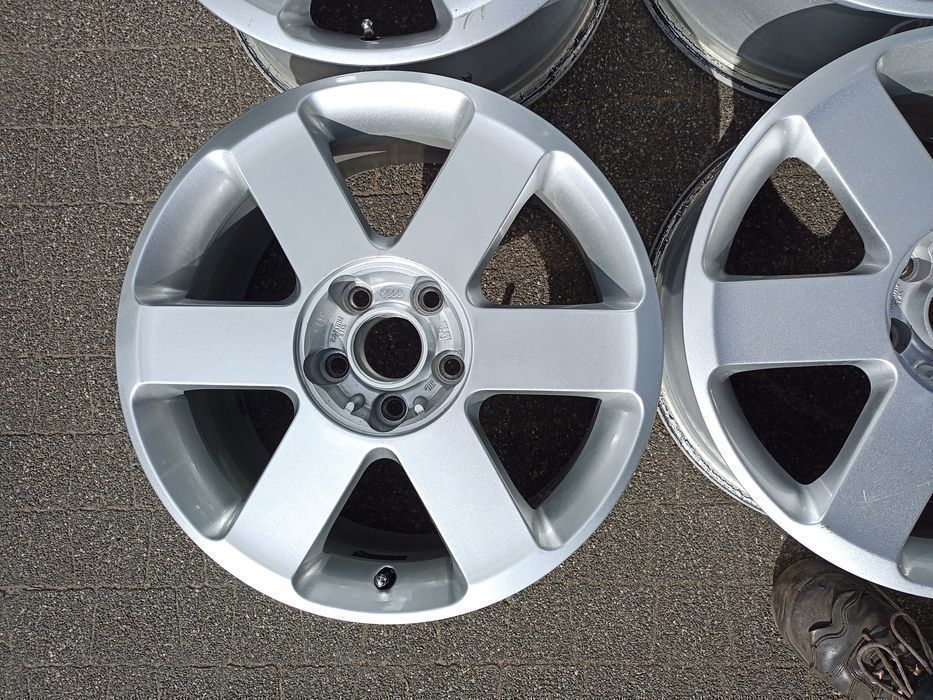 17" Audi A4 S4 8E0 Małysz S-Line VW Sharan Golf Gti VI Eos Caddy Skoda