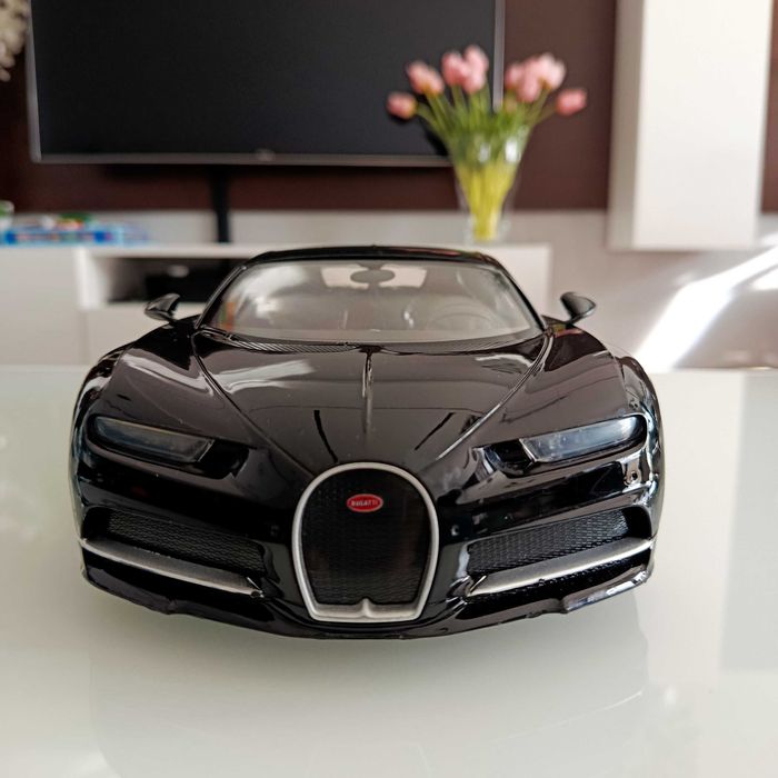 Duży samochód na sterowanie Bugatti Chiron, scala 1:14, światła