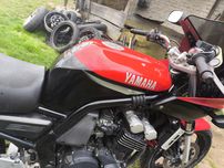 Yamaha fzs600 silnik