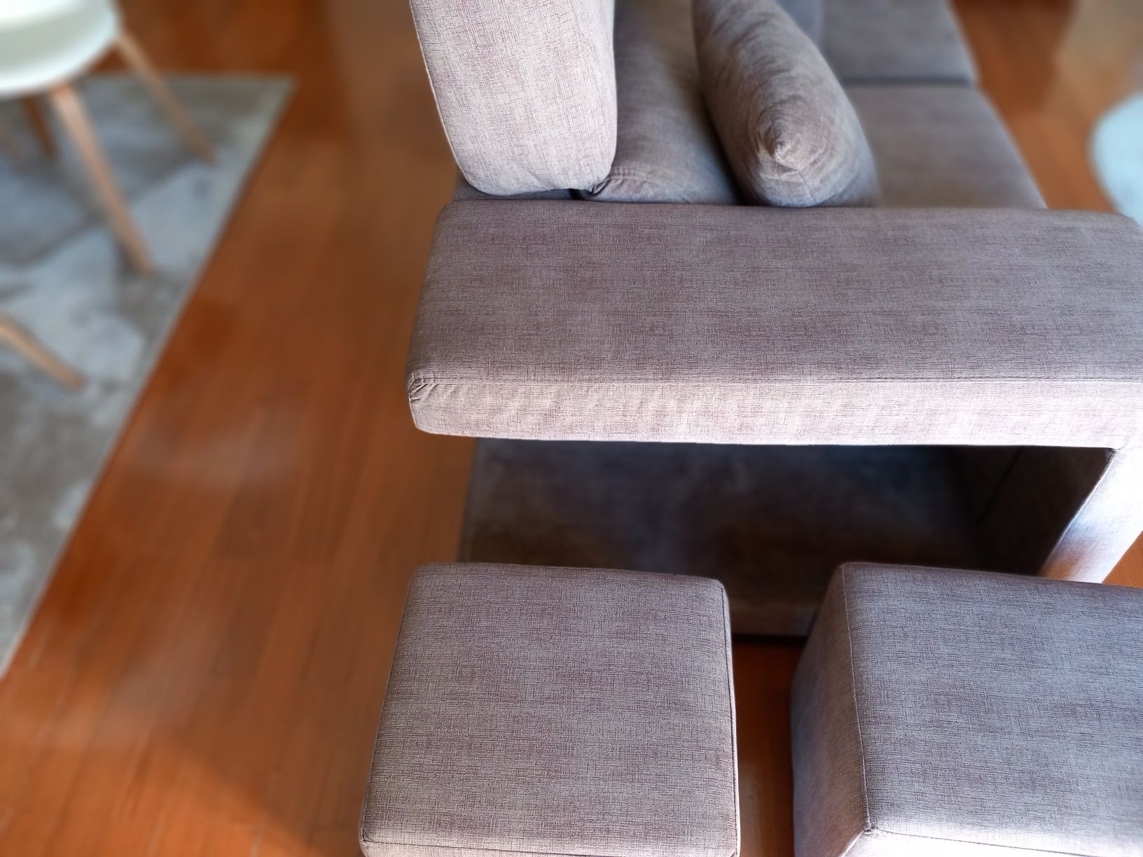 Sofá grande com chaise longue e 3 lugares