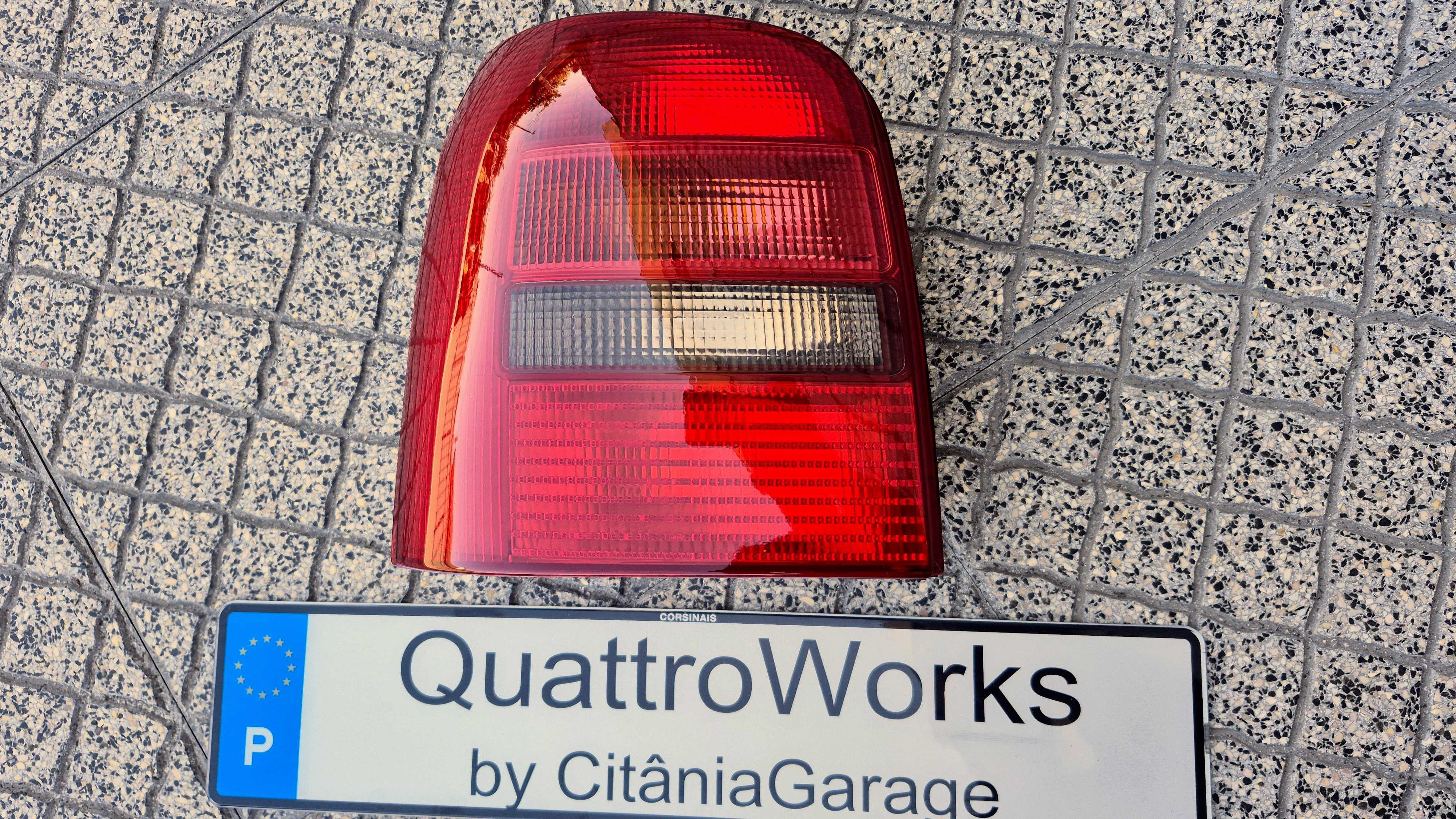 AUDI A4 B5 (8D)-Stop/Farolim Avant Esquerdo COMO NOVO 1996 até 2001