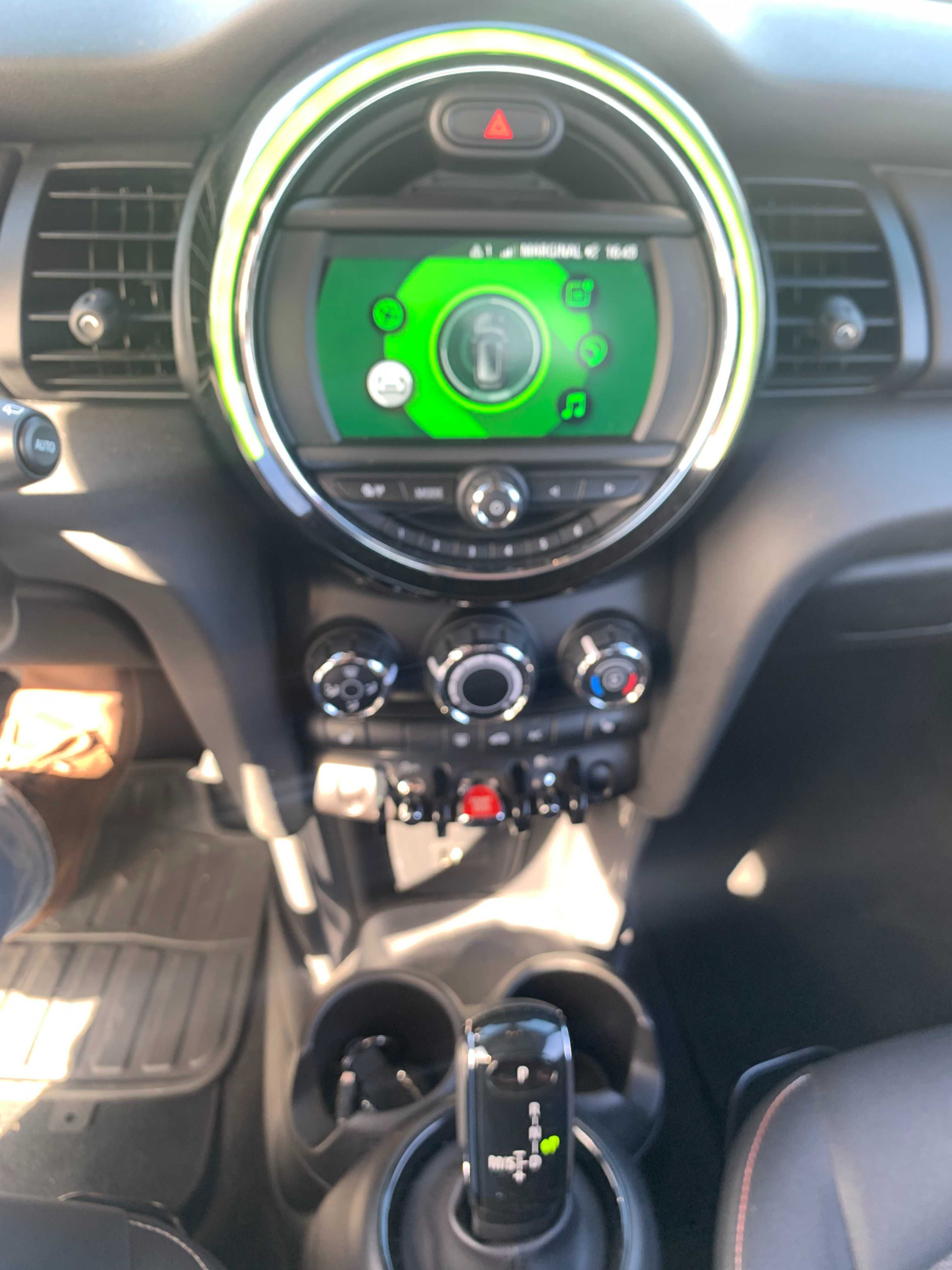 Mini One 1.5 caixa automatica