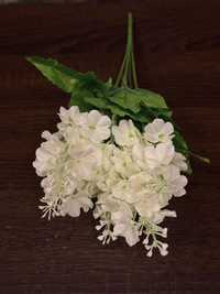 Bukiet sztucznych kwiatów białe 33 cm 48tknkw