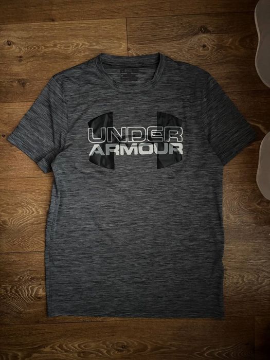 Футболка under armour